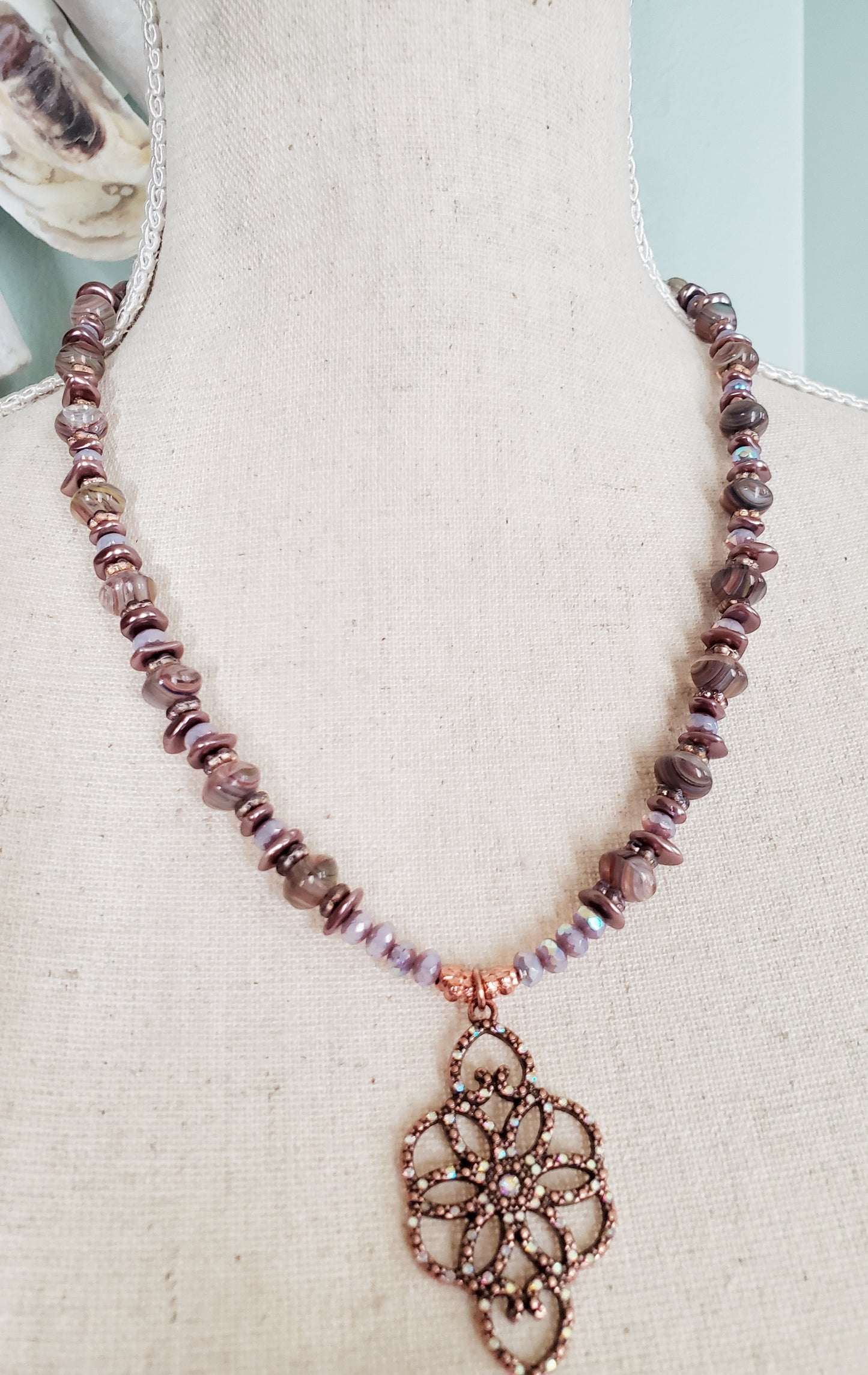 Rose gold crystal pendant beaded necklace