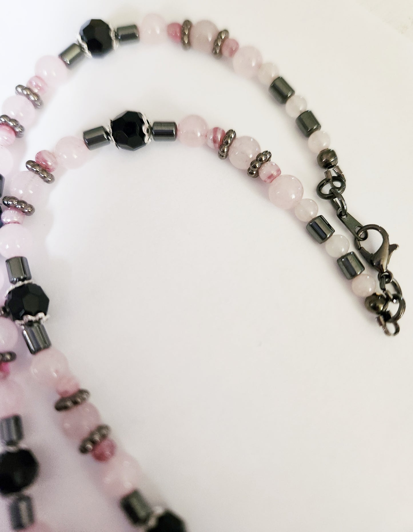 Silver skull gemstone necklace