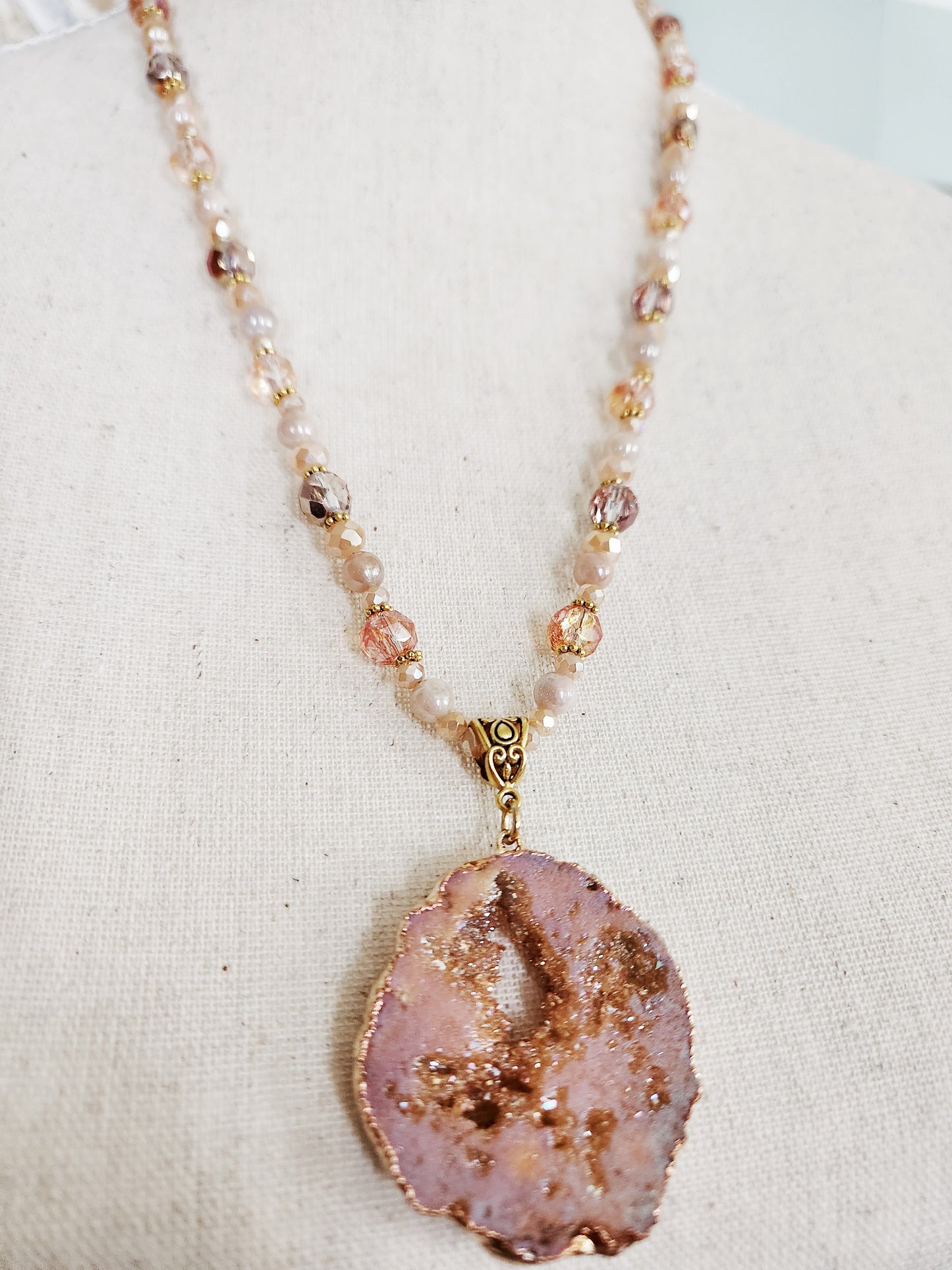 Druzy Quartz gemstone necklace, boho beaded Necklace, peach fuzz, birthday gift for Mom, sister gift