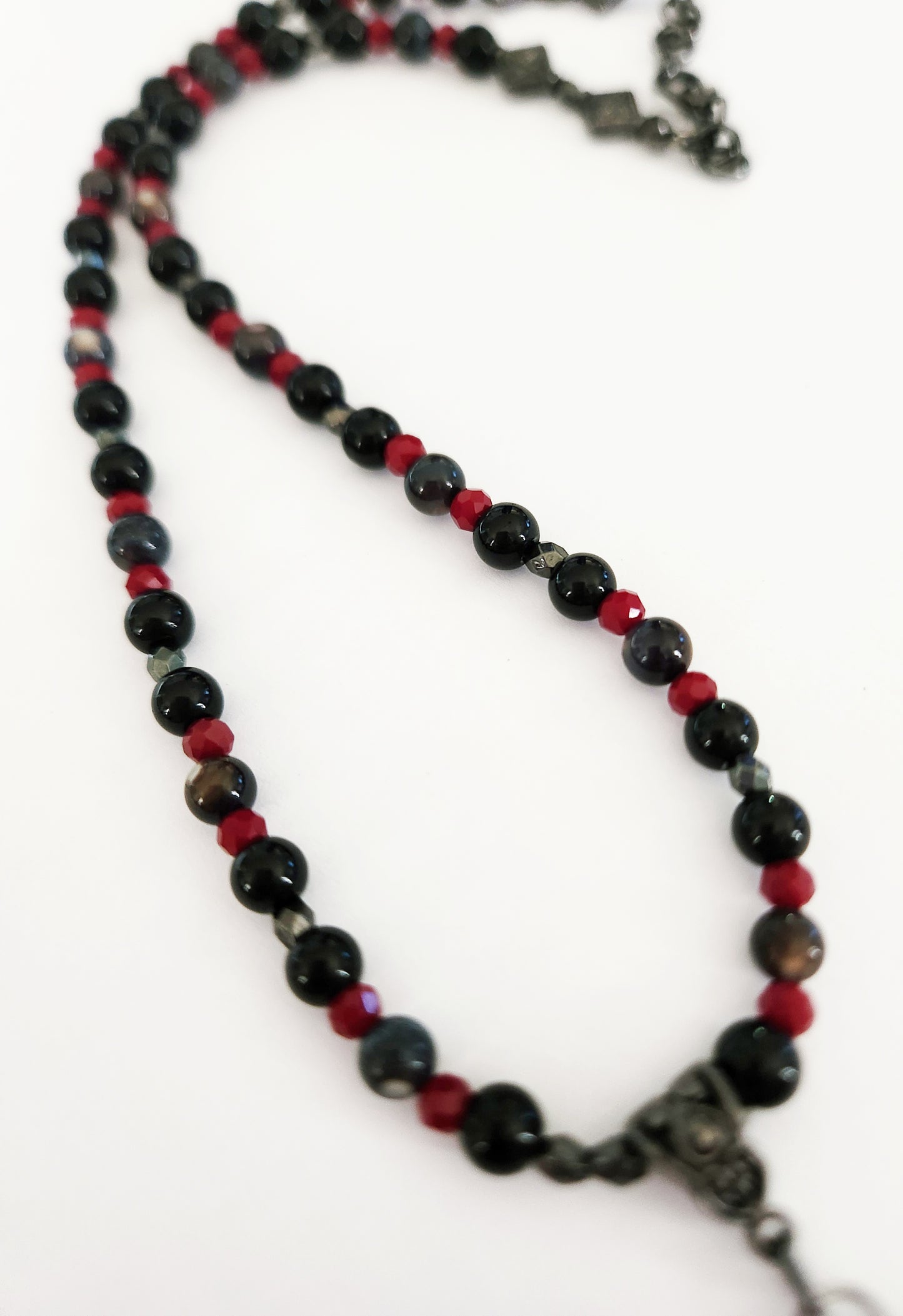 Dark silver spider gemstone necklace