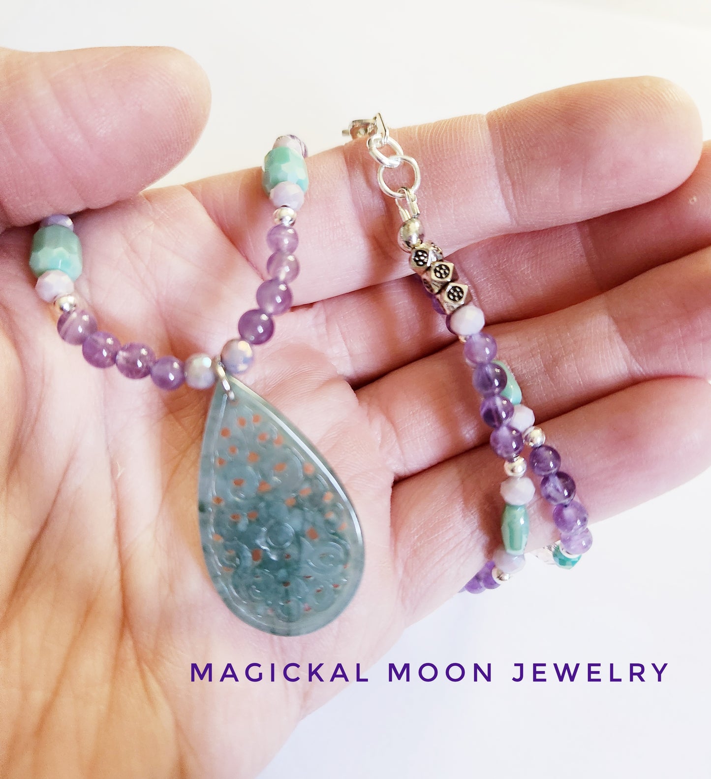 Jadeite teardrop gemstone necklace with Amethyst