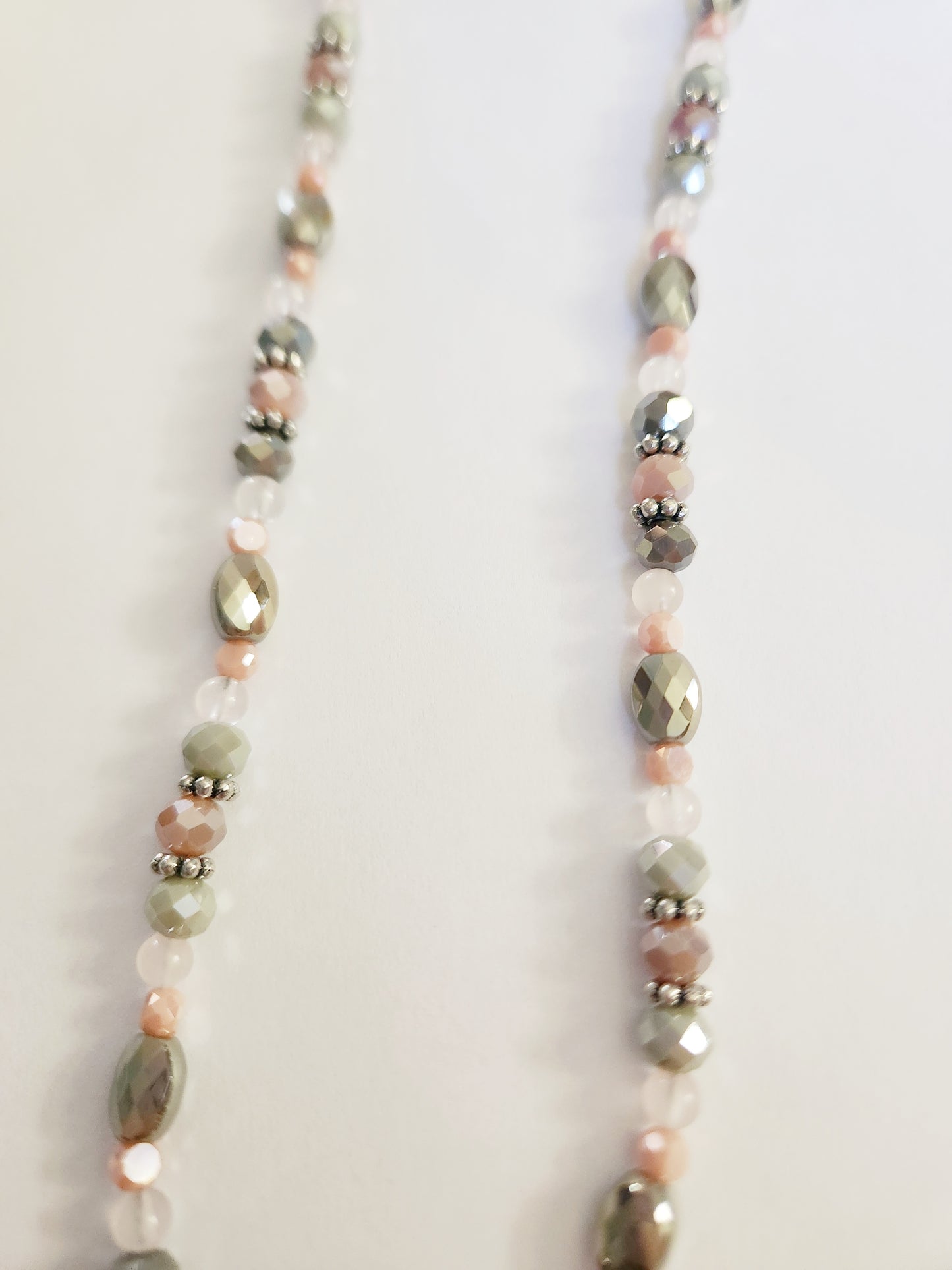Rose Quartz gemstone circle pendant necklace