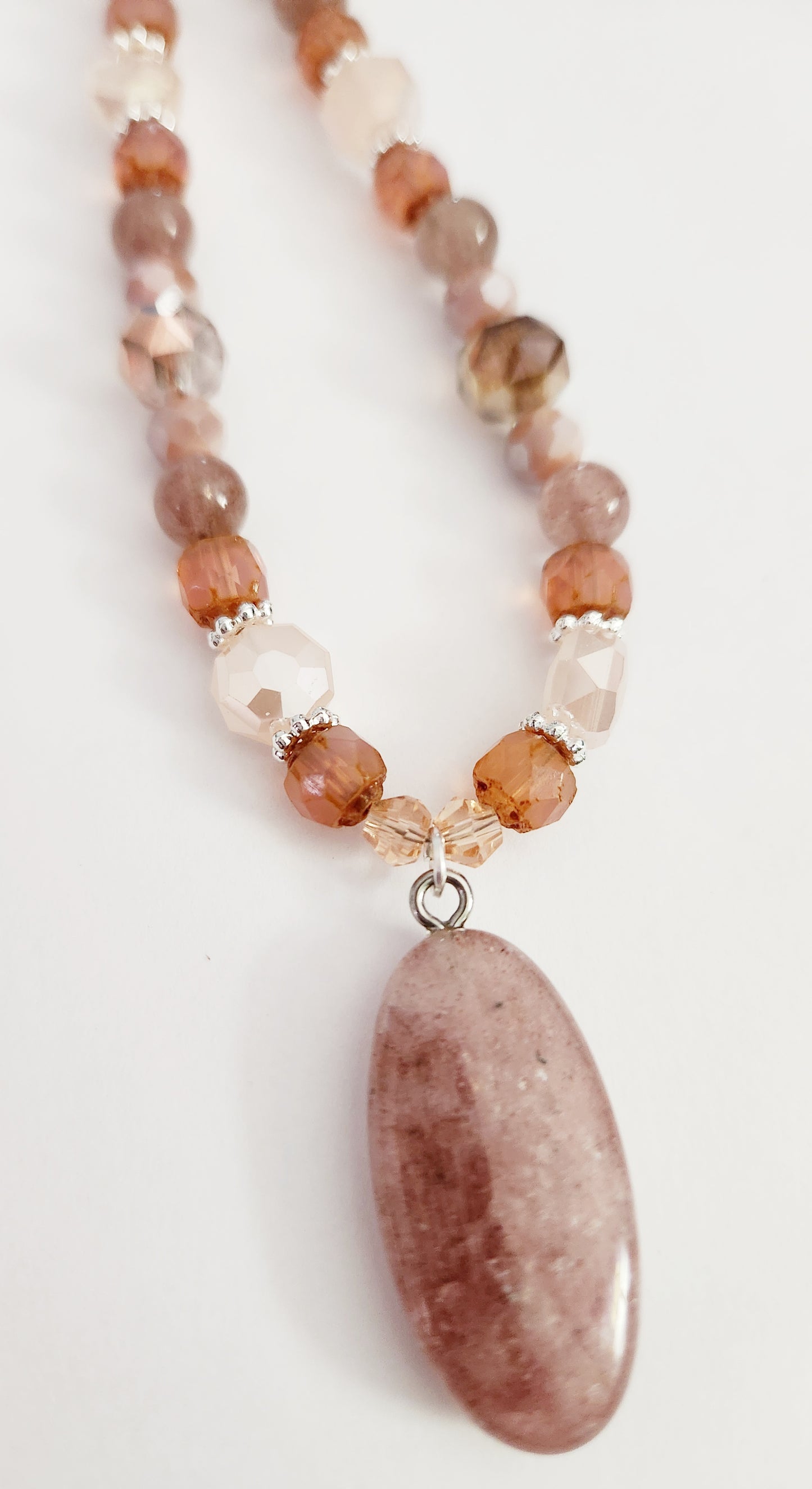 Strawberry Quartz gemstone oval pendant necklace