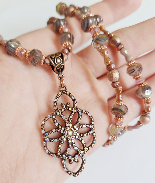 Rose gold crystal pendant beaded necklace